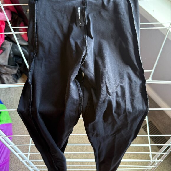 Lot of 2 Matte Black Pocket Leggings Blackmilk - Picture 5 of 8